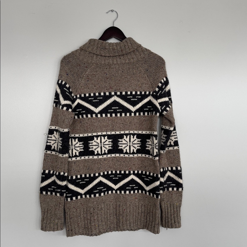 Roots Tan and Black Patterned Crewneck Sweater. Unisex style. - Picture 3 of 4